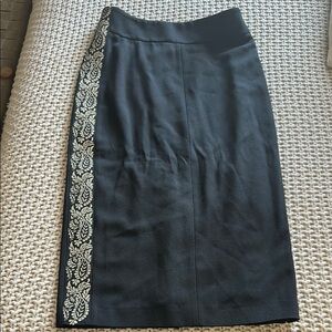 BR MIDI PENCIL SKIRT WITH GOLD EMBROIDERY